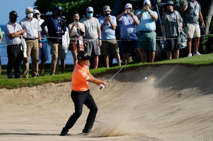 Defending Champion Na With Another 61 Leads Sony Open