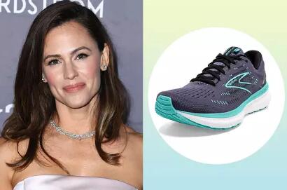 The Comfy Sneakers Jennifer Garner and I Wear for Workouts Are on Sale at Amazon Now